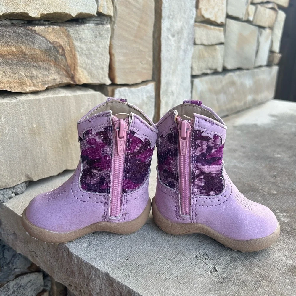 Roper kids faux leather‎ pink Camo infant boots w/inner zipper Sz-1.  C
